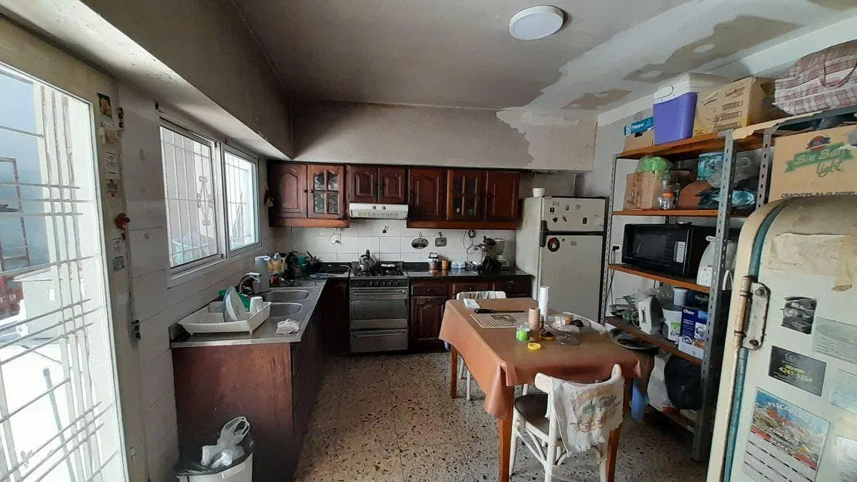 VENTA DE CASA 5 AMBIENTES LANUS CENTRO CON COCHERA 5