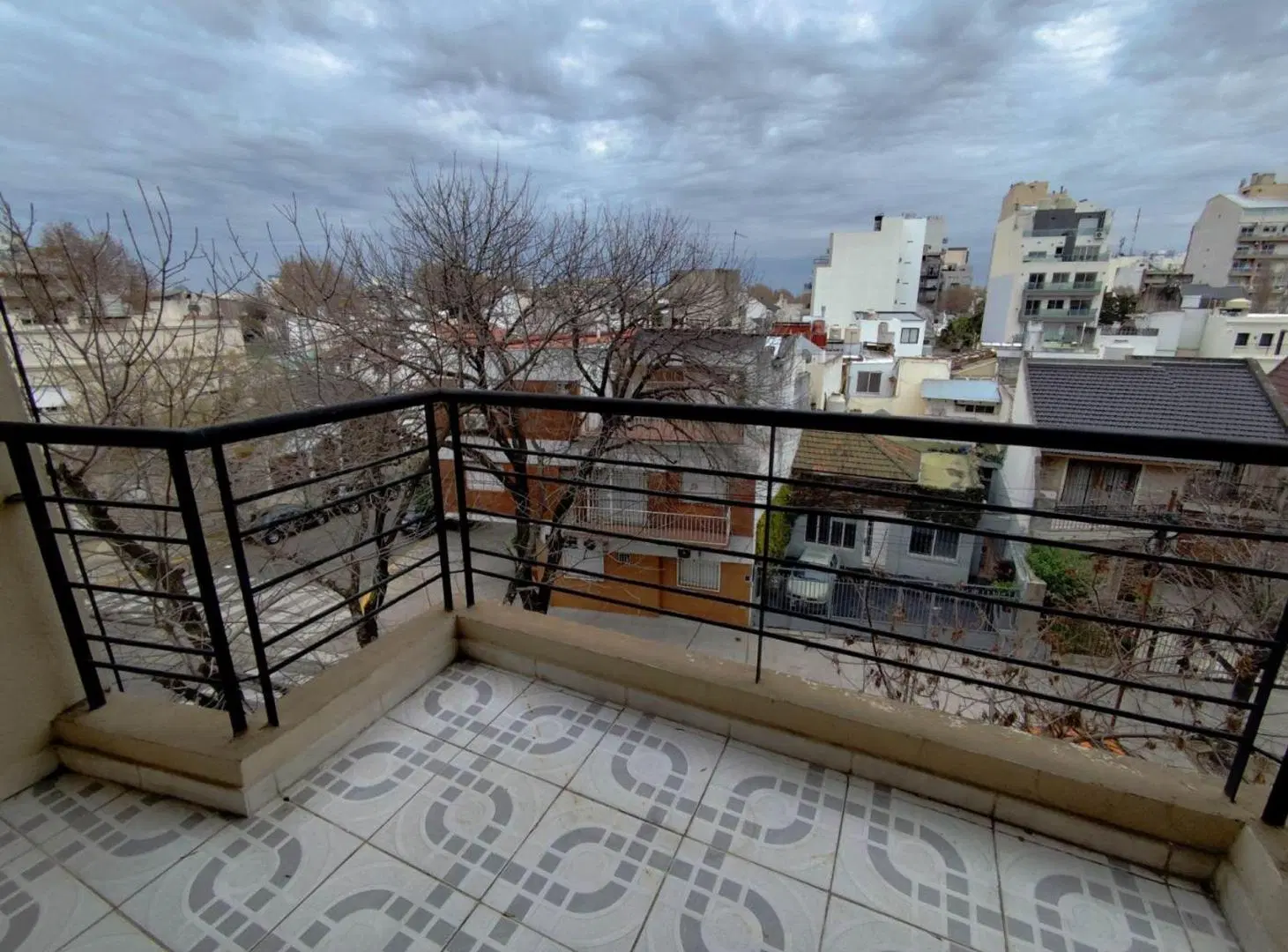 ALQUILER LINIERS 2 AMB SEMIPISO BALCON frente 3