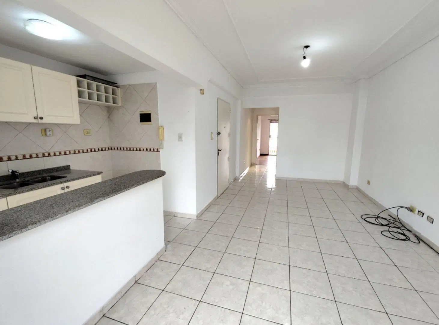 ALQUILER LINIERS 2 AMB SEMIPISO BALCON frente 2
