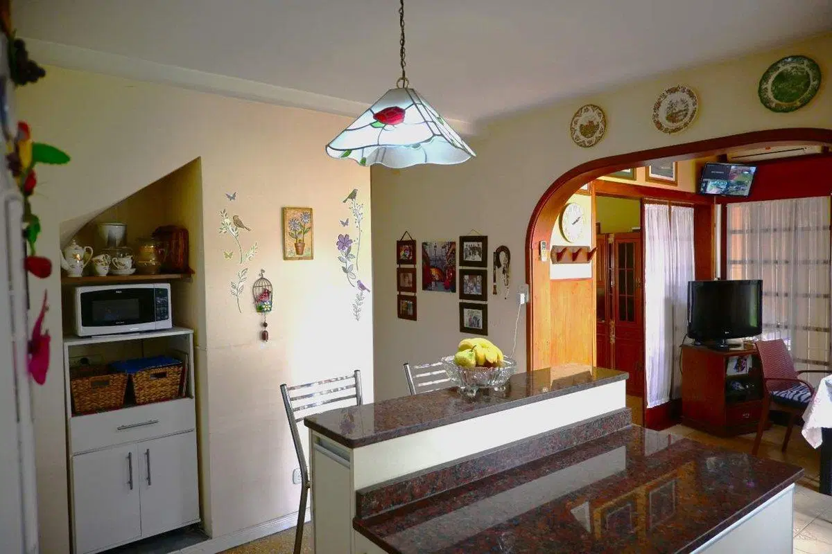 CASA 5 AMBIENTES ADROGUE JARDIN + GALERIA + GARAGE 3