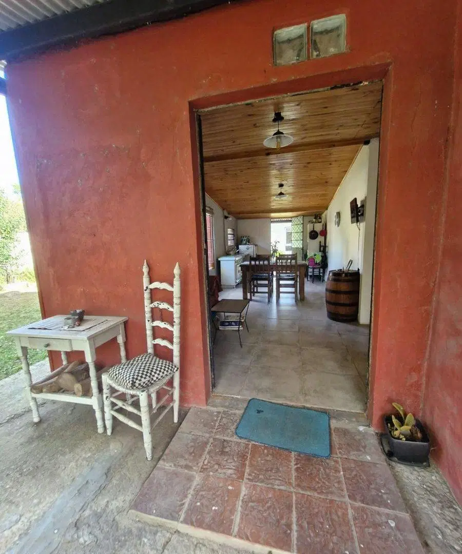 CASA QUINTA 3 AMB. EN LOBOS C/PILETA Y QUINCHO 4