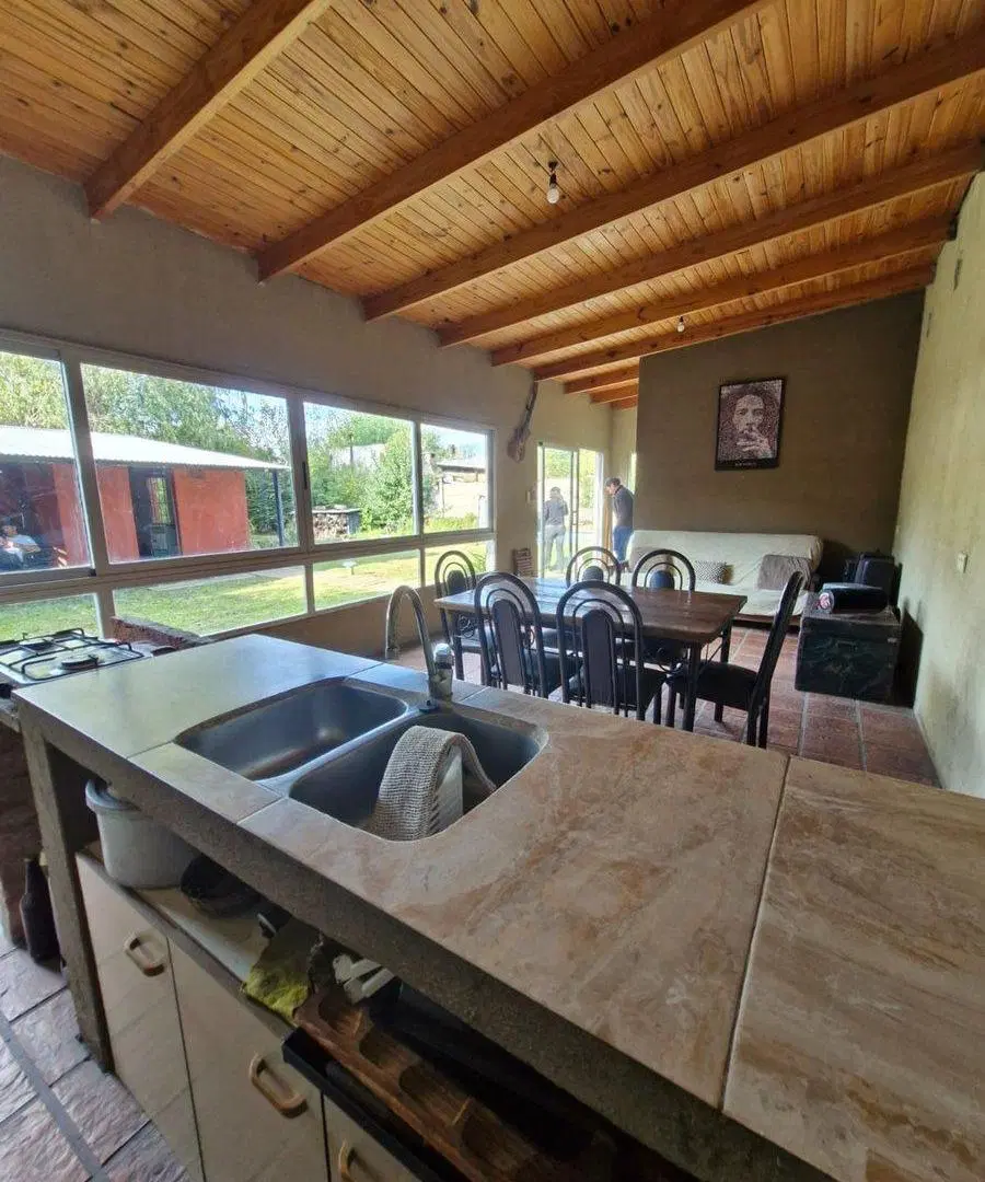 CASA QUINTA 3 AMB. EN LOBOS C/PILETA Y QUINCHO 5