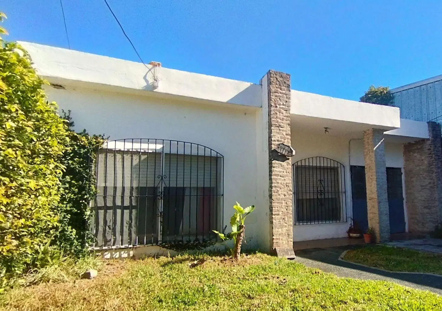 VENTA CASA 4 AMBIENTES CON DPTO EN FONDO QUILMES 1