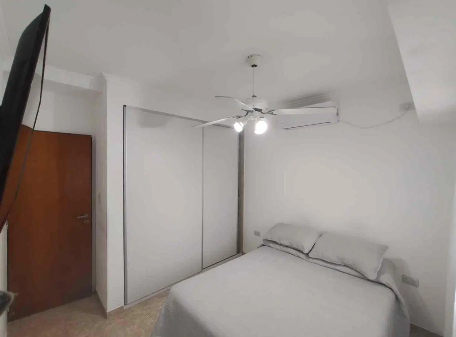 CASA 4 AMB C/COCHERA Y JARDIN – APTO CRÉDITO 1