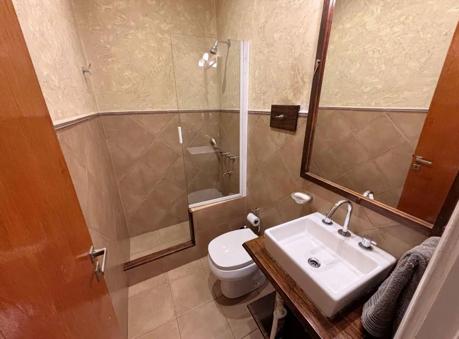 CASA 3 AMB COCHERA, JARDÍN, PILETA EN RAMOS MEJIA 4
