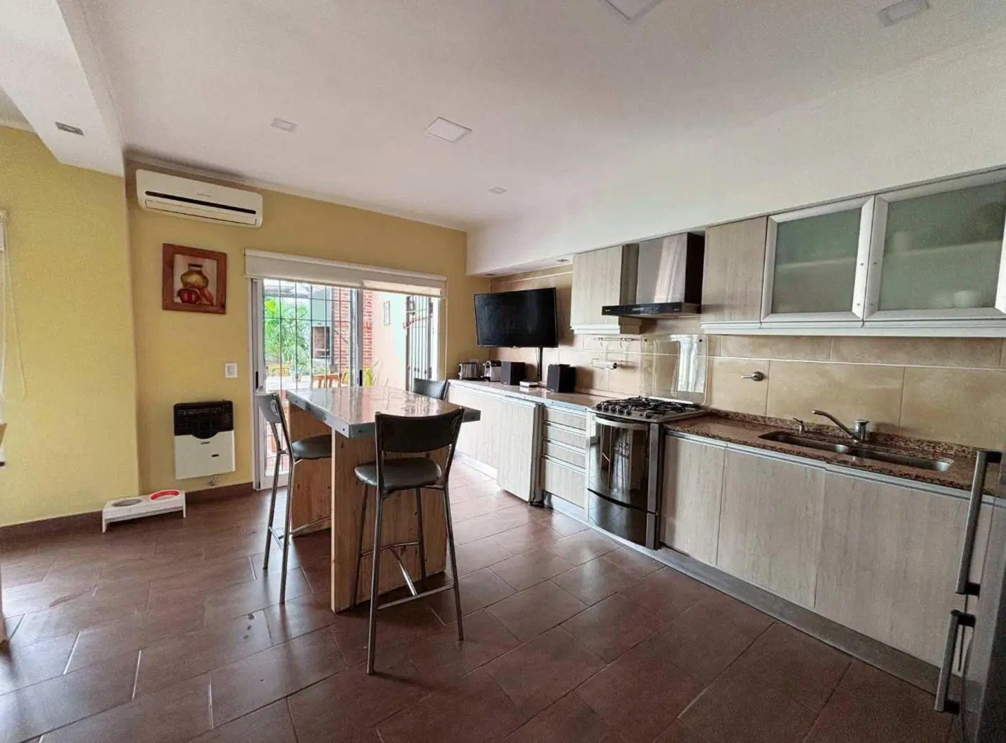 CASA 3 AMB COCHERA, JARDÍN, PILETA EN RAMOS MEJIA 2