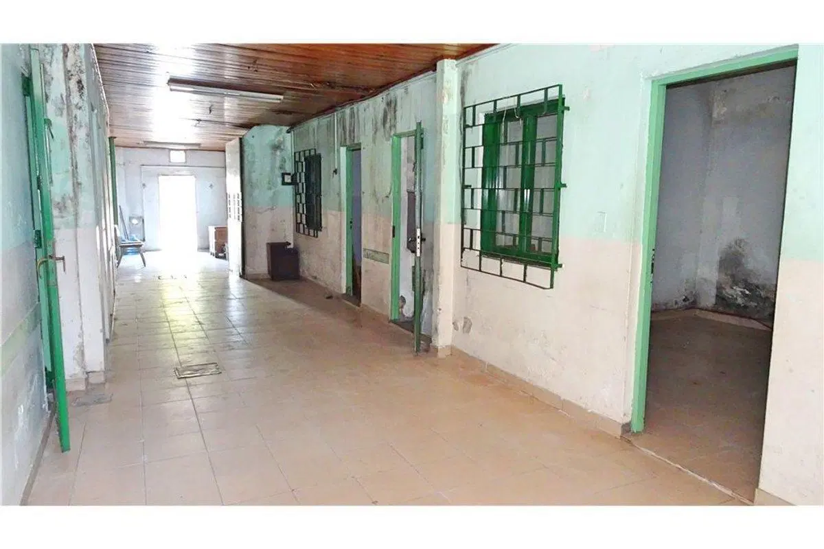 CASA LOTE PROPIO 10 x 20 mts CASTELAR OPORTUNIDAD 4