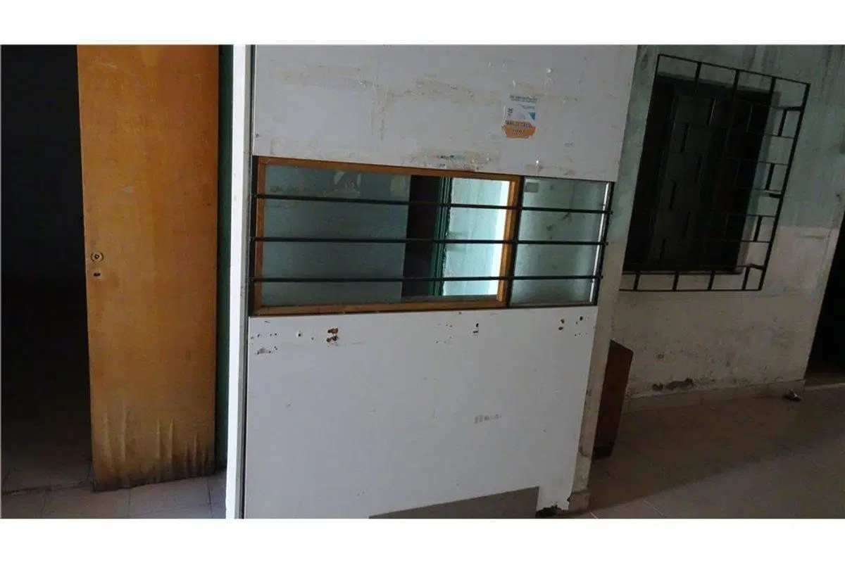 CASA LOTE PROPIO 10 x 20 mts CASTELAR OPORTUNIDAD 5