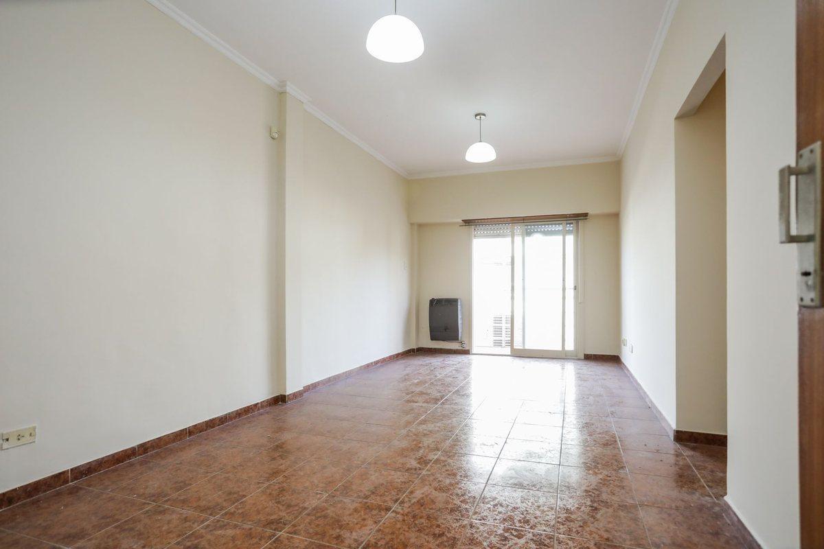 Foto de VENTA 3 AMBIENTES EN CIUDADELA APTO CREDITO!!!!, imagen 2