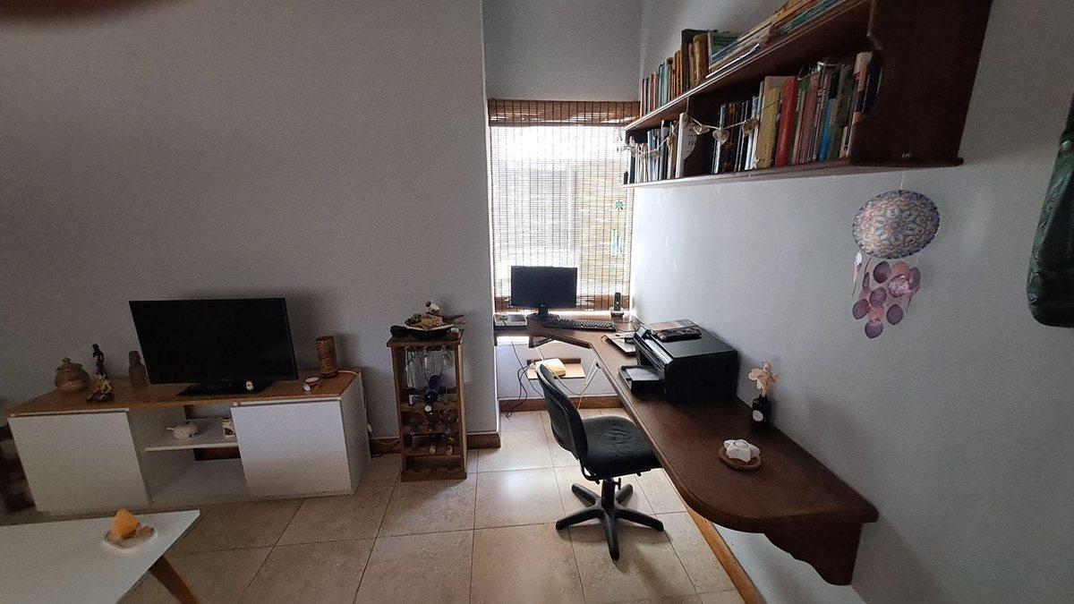 Foto de VENTA CASA 5 AMBIENTES COCHERA JARDIN MONTE GRANDE, imagen 1