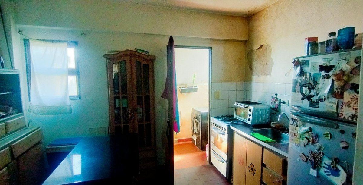 Foto de VENTA DEPARTAMENTO 4 AMBIENTES 21&136 BERAZATEGUI, imagen 1