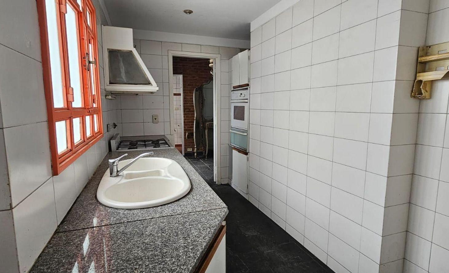 Foto de VENTA DEPARTAMENTO 3 AMB. DEPEN Y BAULERA RECOLETA, imagen 2