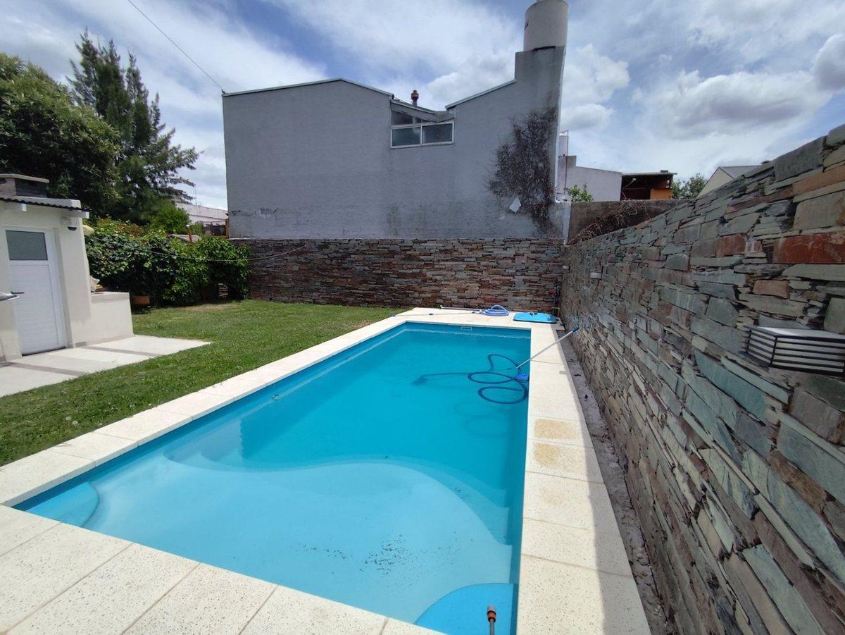 Foto de CASA VENTA CASTELAR 4 AMB PARQUE PISCINA COCHERA, imagen 2
