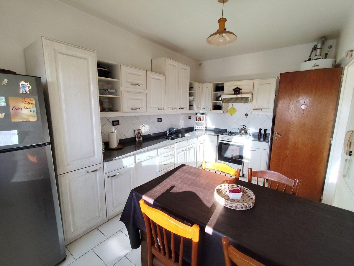 Foto de DEPARTAMENTO VENTA 3 AMB MATADEROS COCHERA BAULERA, imagen 2