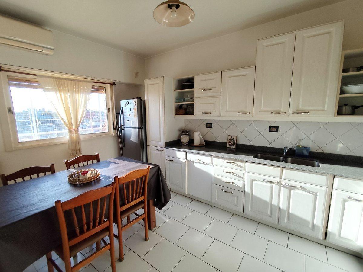 Foto de DEPARTAMENTO VENTA 3 AMB MATADEROS COCHERA BAULERA, imagen 4