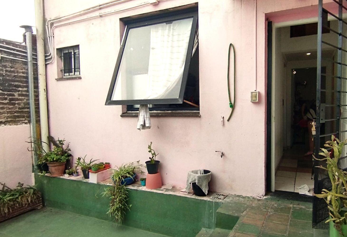 Foto de OPORTUNIDAD EN SARANDÍ -6 MONOAMBIENTES + GARAGE, imagen 1