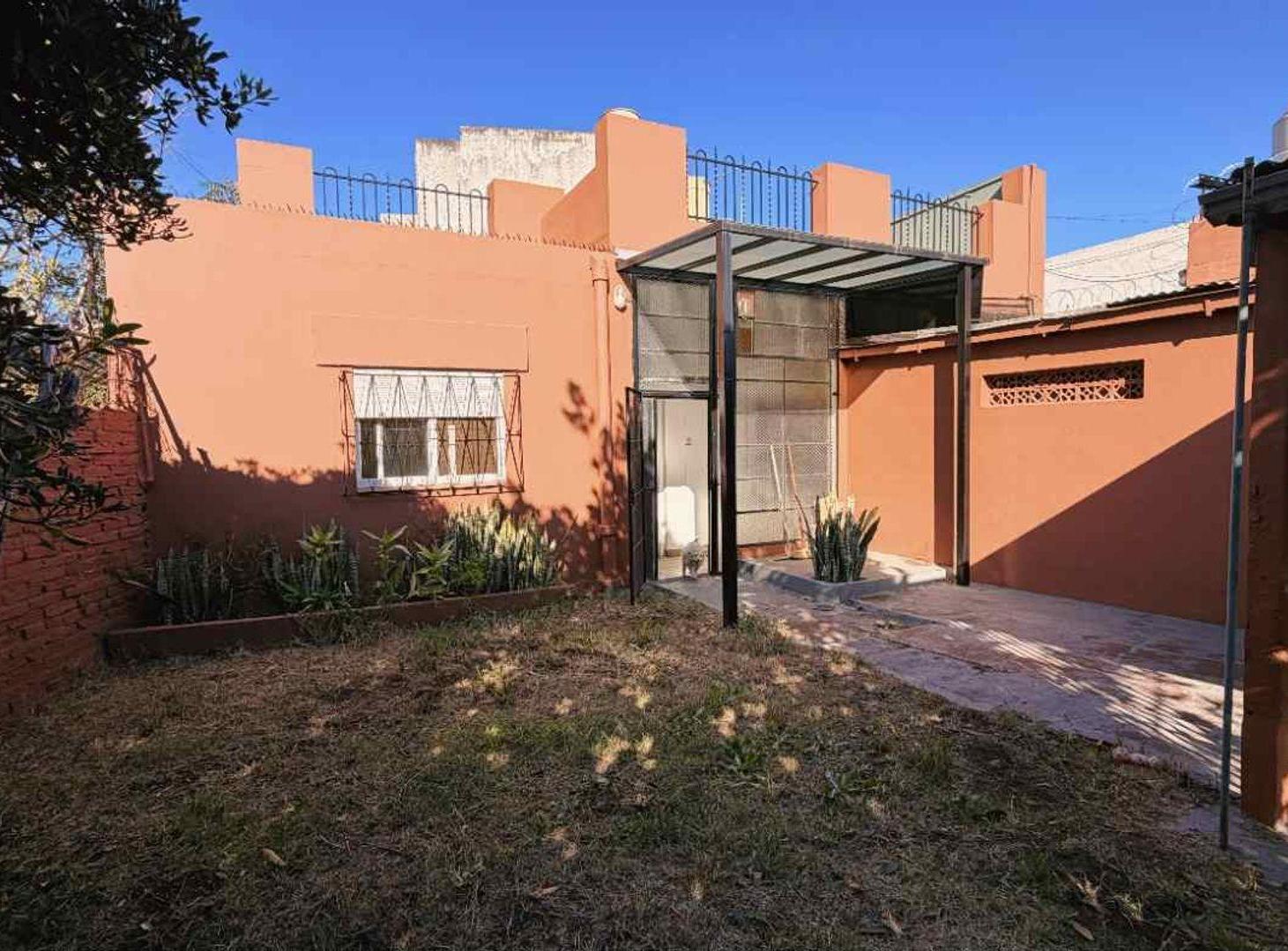 Foto de CASA 3 AMBIENTES PARQUE PARRILLA COCHERA, imagen 2