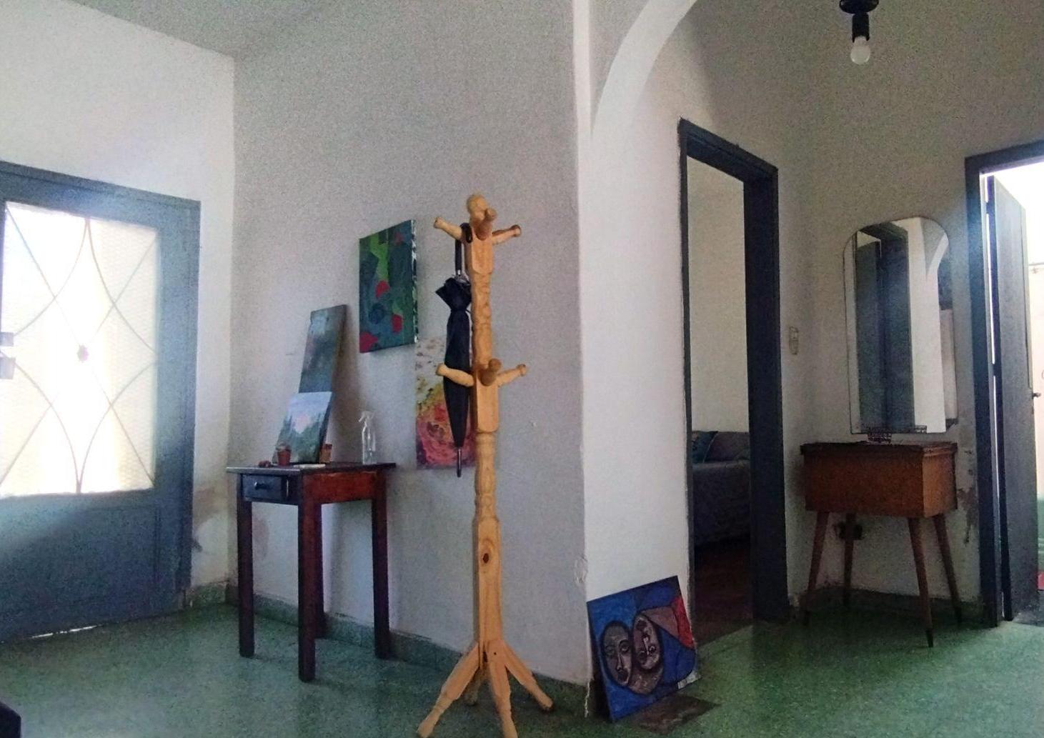 Foto de VENTA CASA 4 AMBIENTES CON DPTO EN FONDO QUILMES, imagen 1