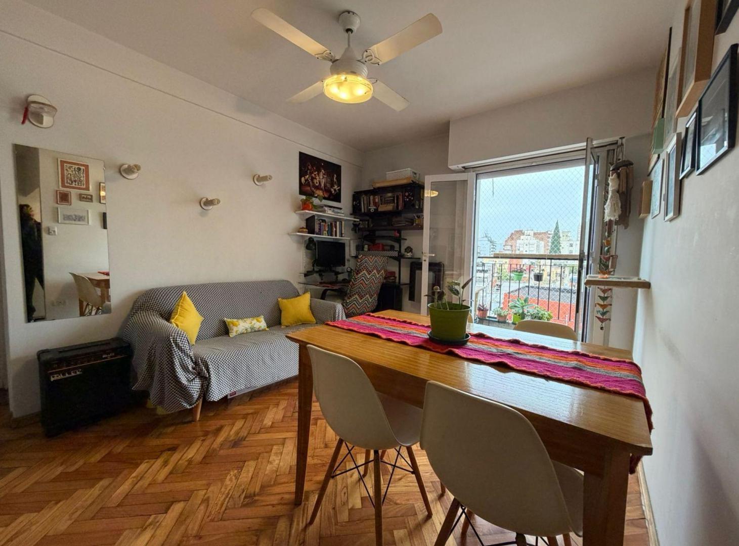 Foto de VENTA 2 AMB. C/BALC. APTO CREDITO Y PERMUTA.BOEDO., imagen 2