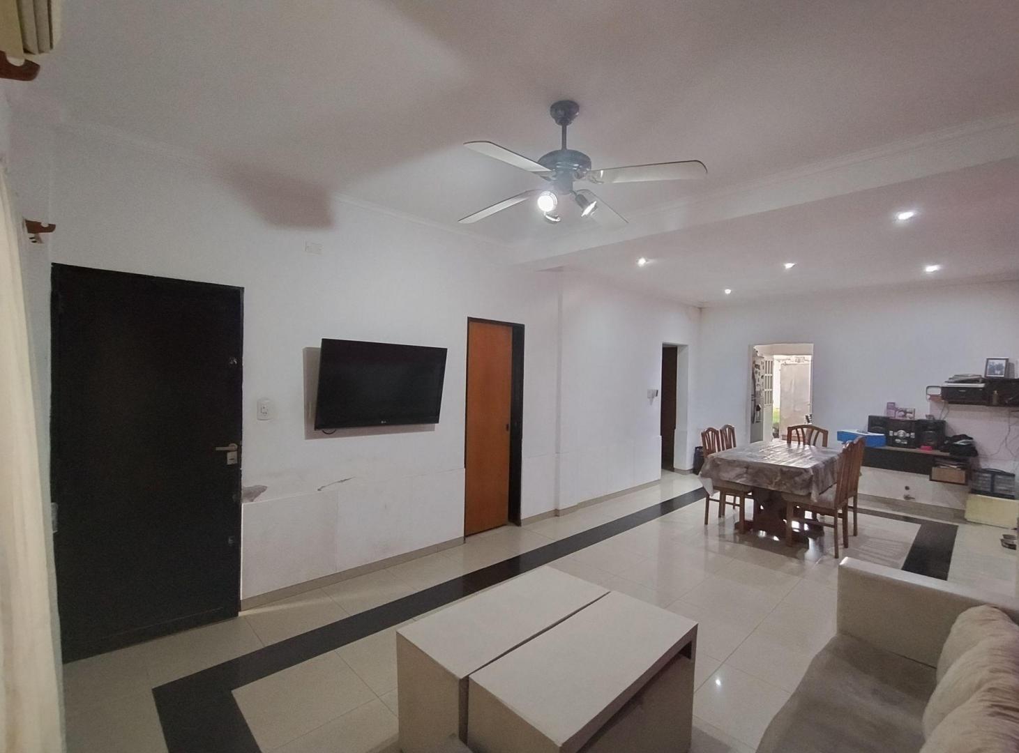 Foto de CASA 4 AMB C/COCHERA Y JARDIN – APTO CRÉDITO, imagen 2
