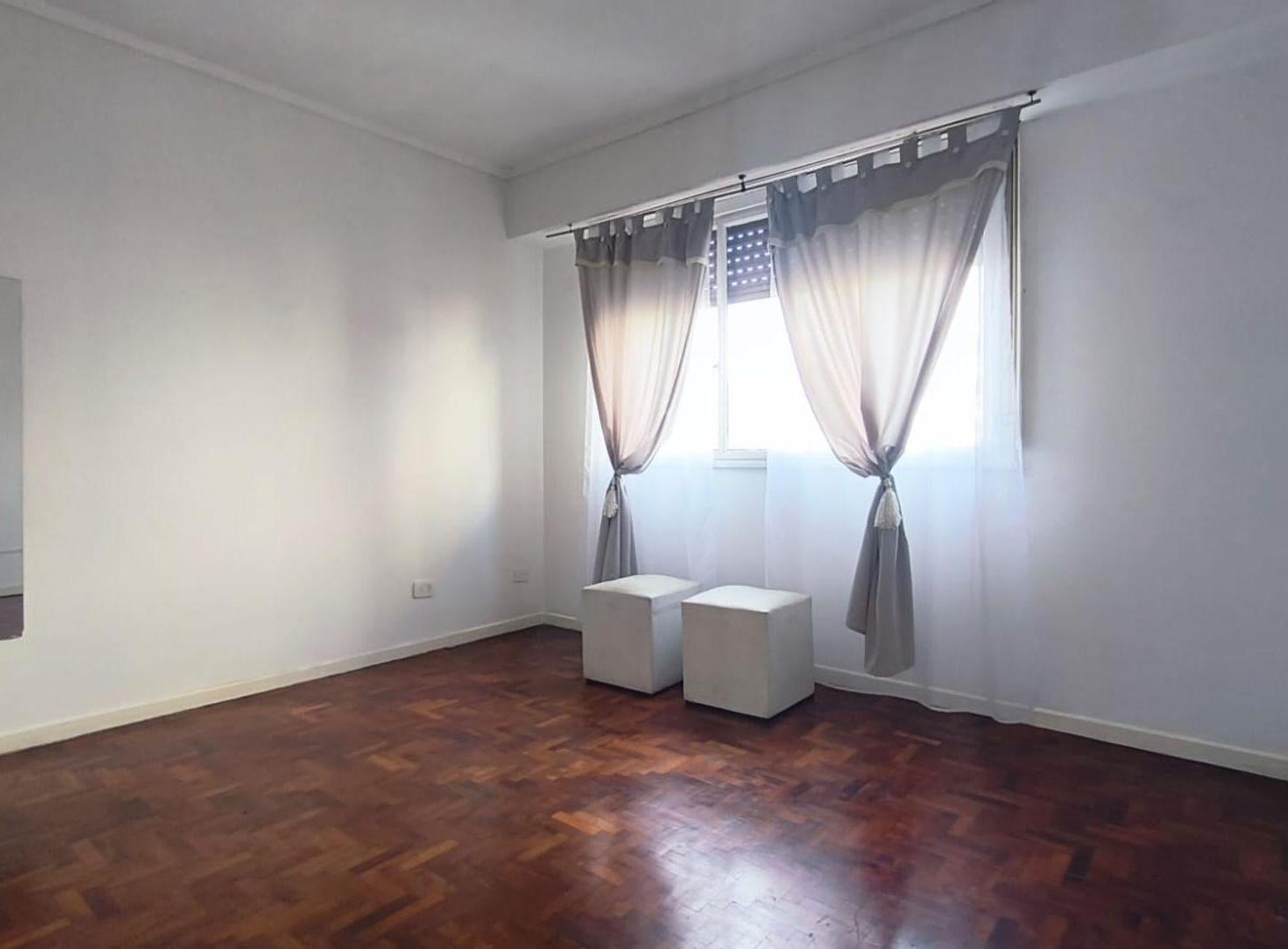 Foto de VENTA 2 AMBIENTES, BALCON, BAJAS EXP. BELGRANO, imagen 2