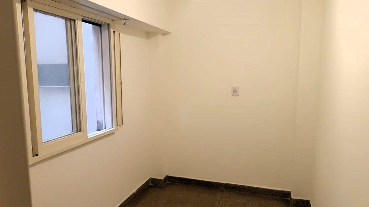 Foto de VENTA Departamento de 4 ambientes en Flores, imagen 5