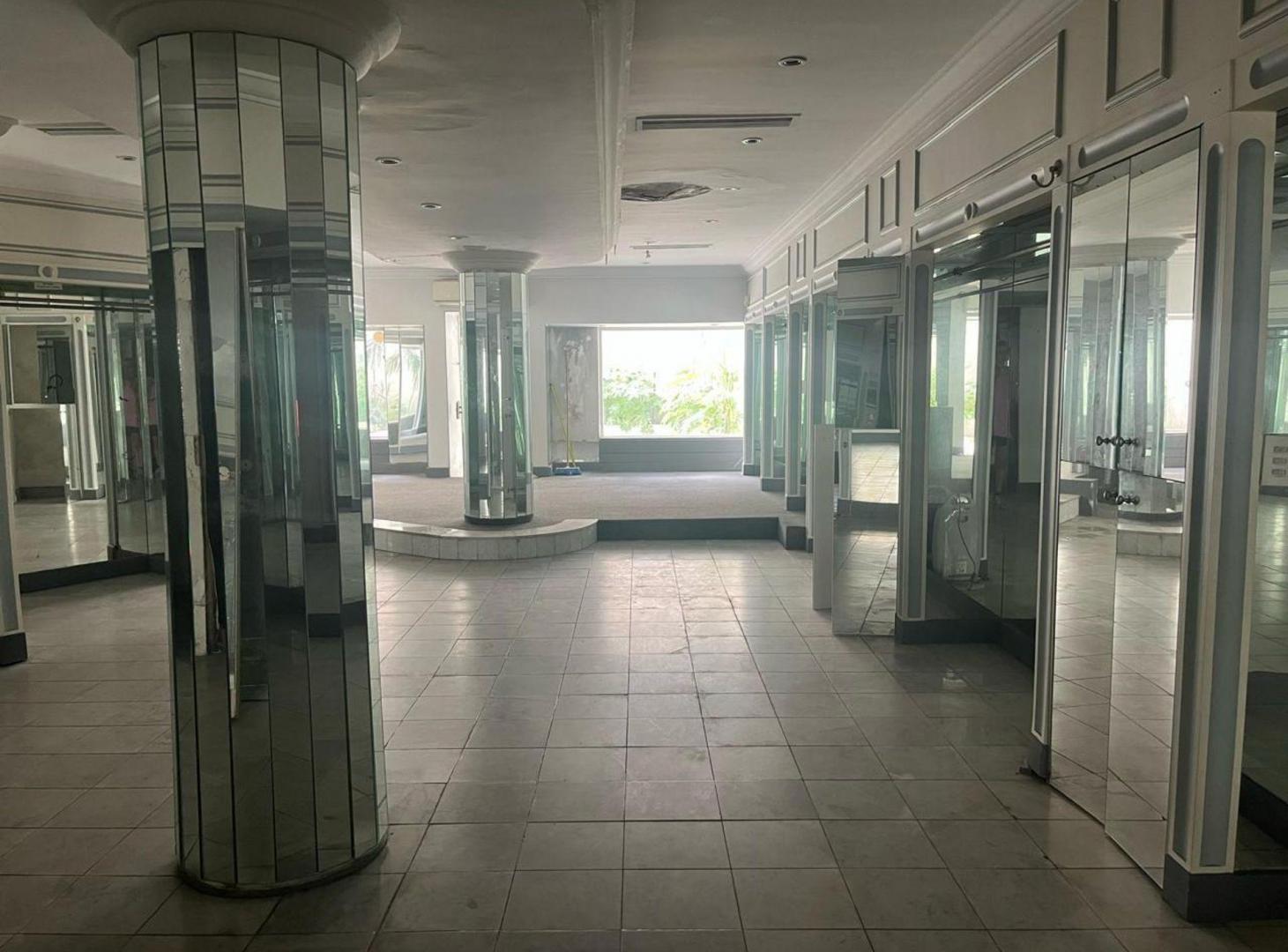 Foto de VENTA LOCAL RECOLETA GUIDO Y CALLAO CON PATIO, imagen 3