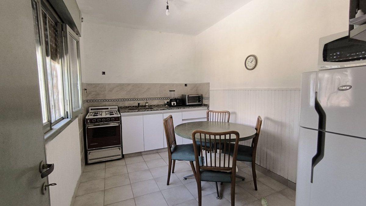 Foto de VENTA CASA BERNAL OESTE AMPLIO LOTE QUILMES, imagen 1