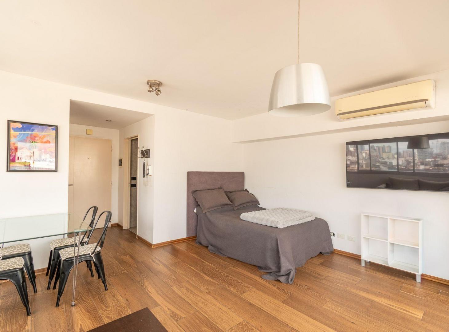 Foto de EN VENTA BARRIO NORTE RECOLETA PISO 11 CON BALCÓN, imagen 1