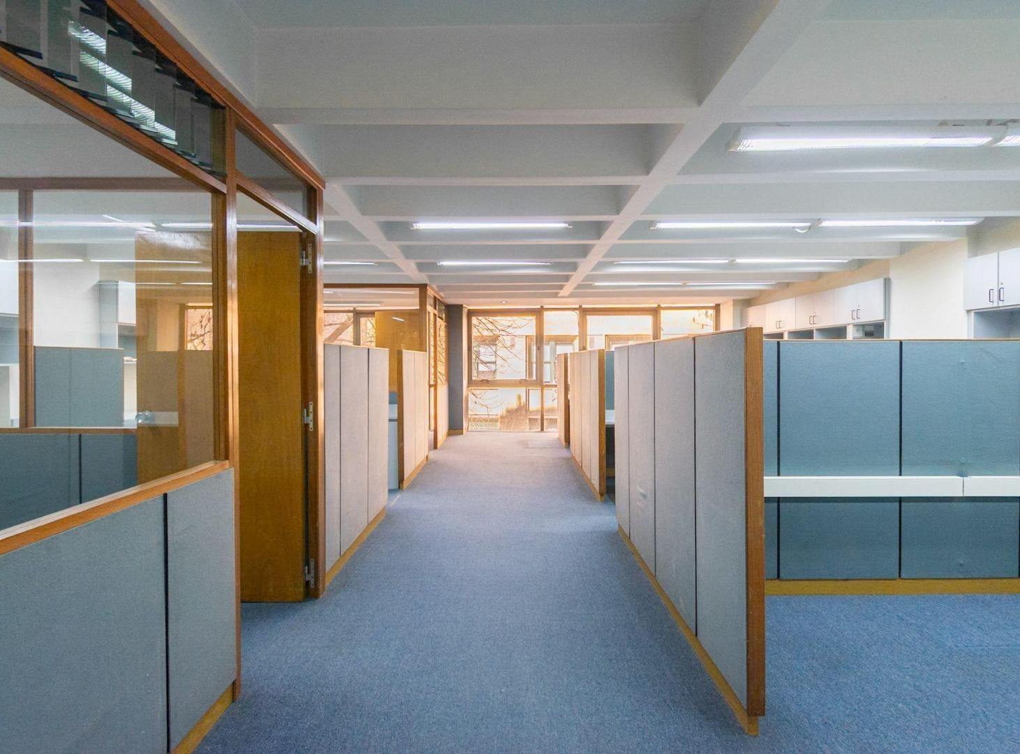 Foto de Oficina Piso 3 Entero Excelente Ubicacion y Estado, imagen 1