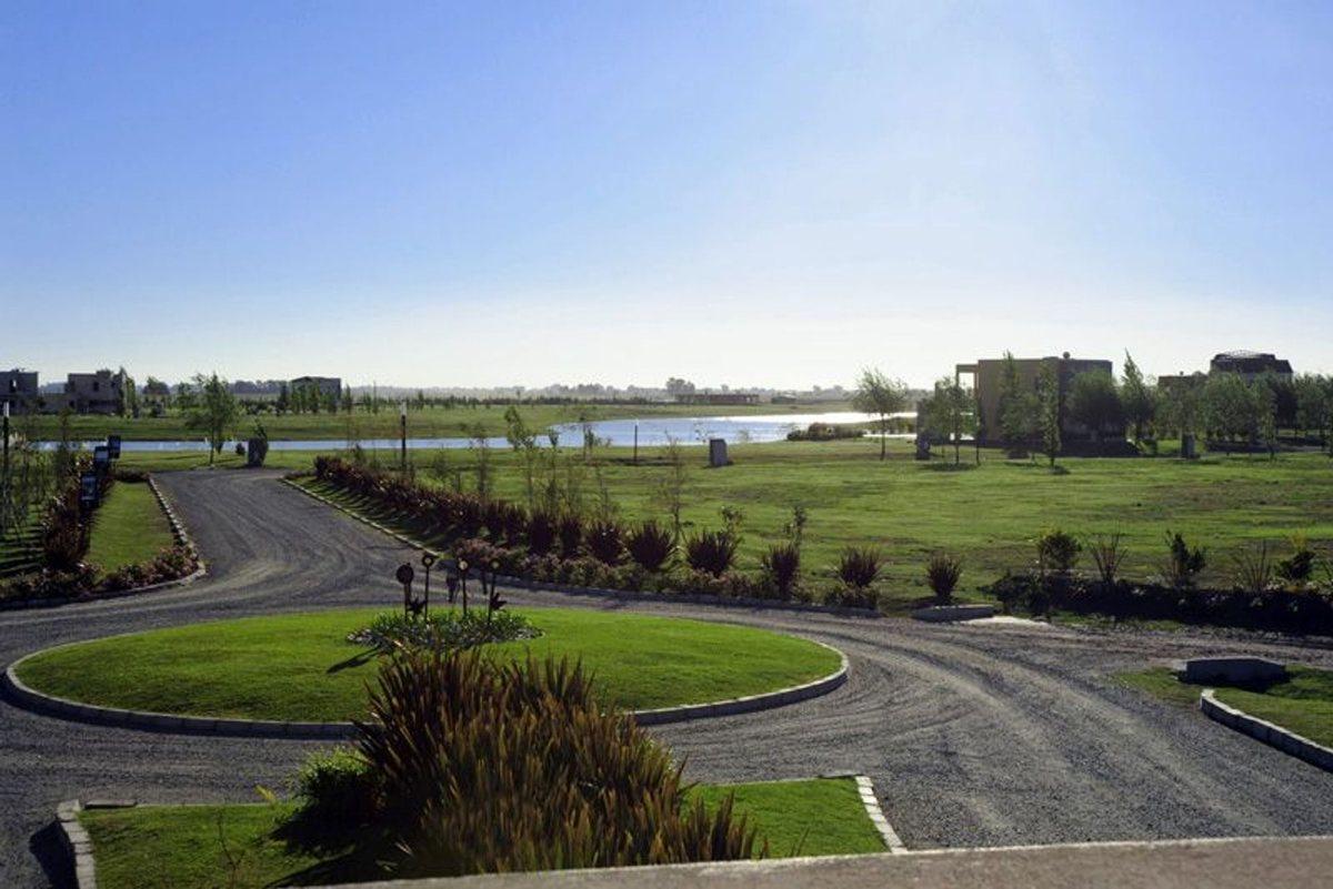 Foto de VENTA LOTE FRENTE AL LAGO EN LA FAUSTINA, BRANSEND, imagen 1