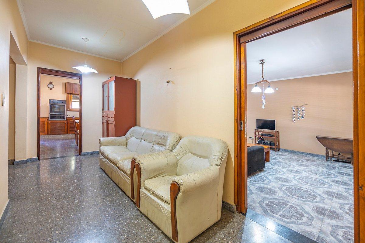 Foto de VENTA CASA DE 4 AMBIENTES EN LONGCHAMPS, imagen 3