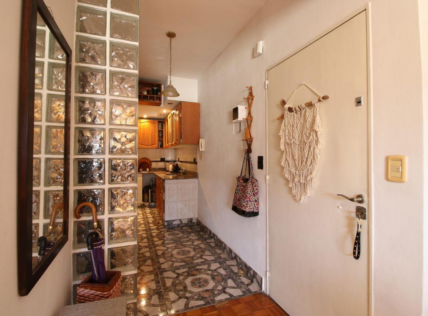 Foto de VENTA DE DEPARTAMENTO 3 AMBIENTES Y MEDIO FLORES, imagen 4