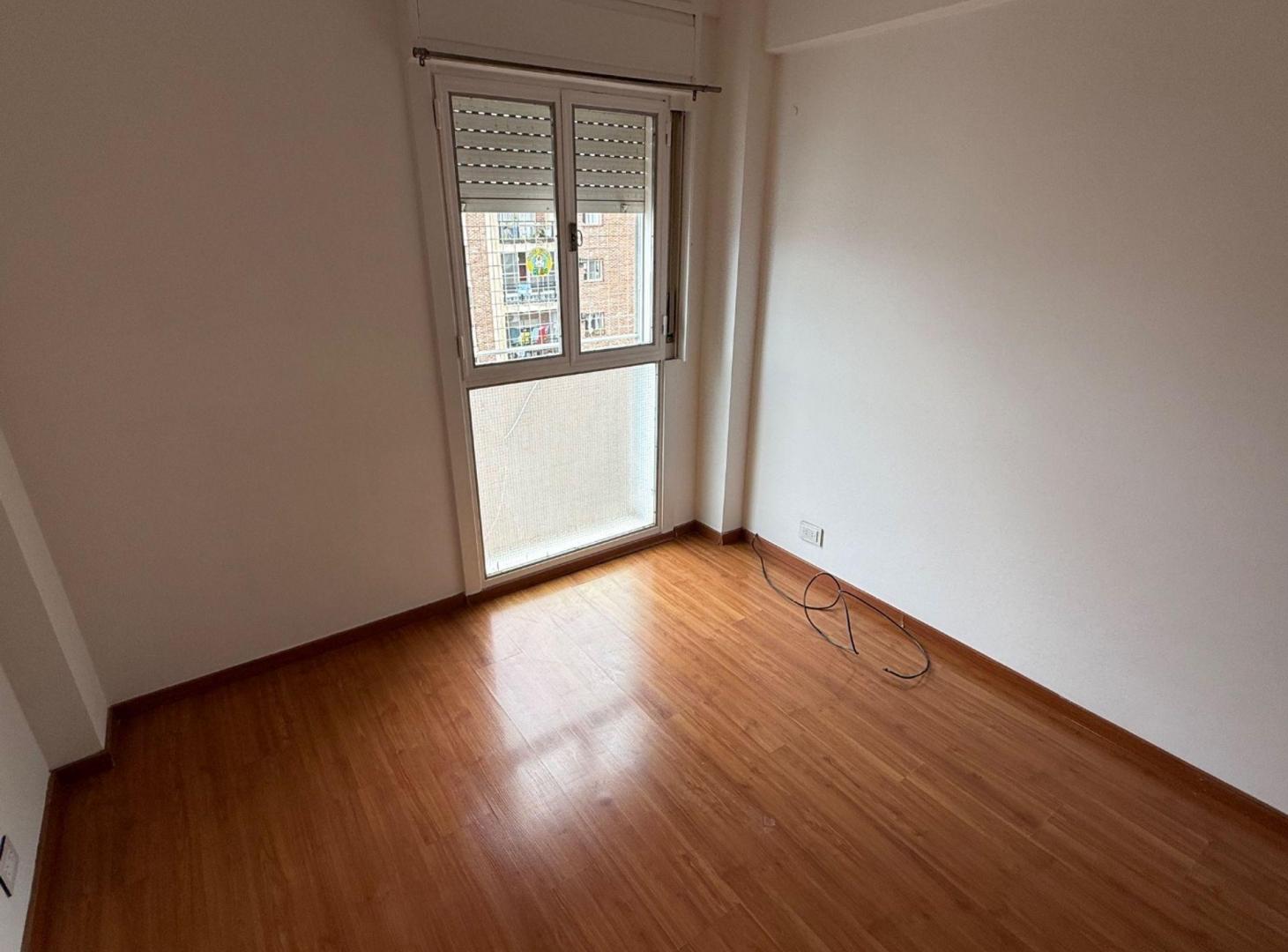 Foto de VENTA DEPARTAMENTO 3 AMB CON COCHERA, LA BOCA, imagen 2