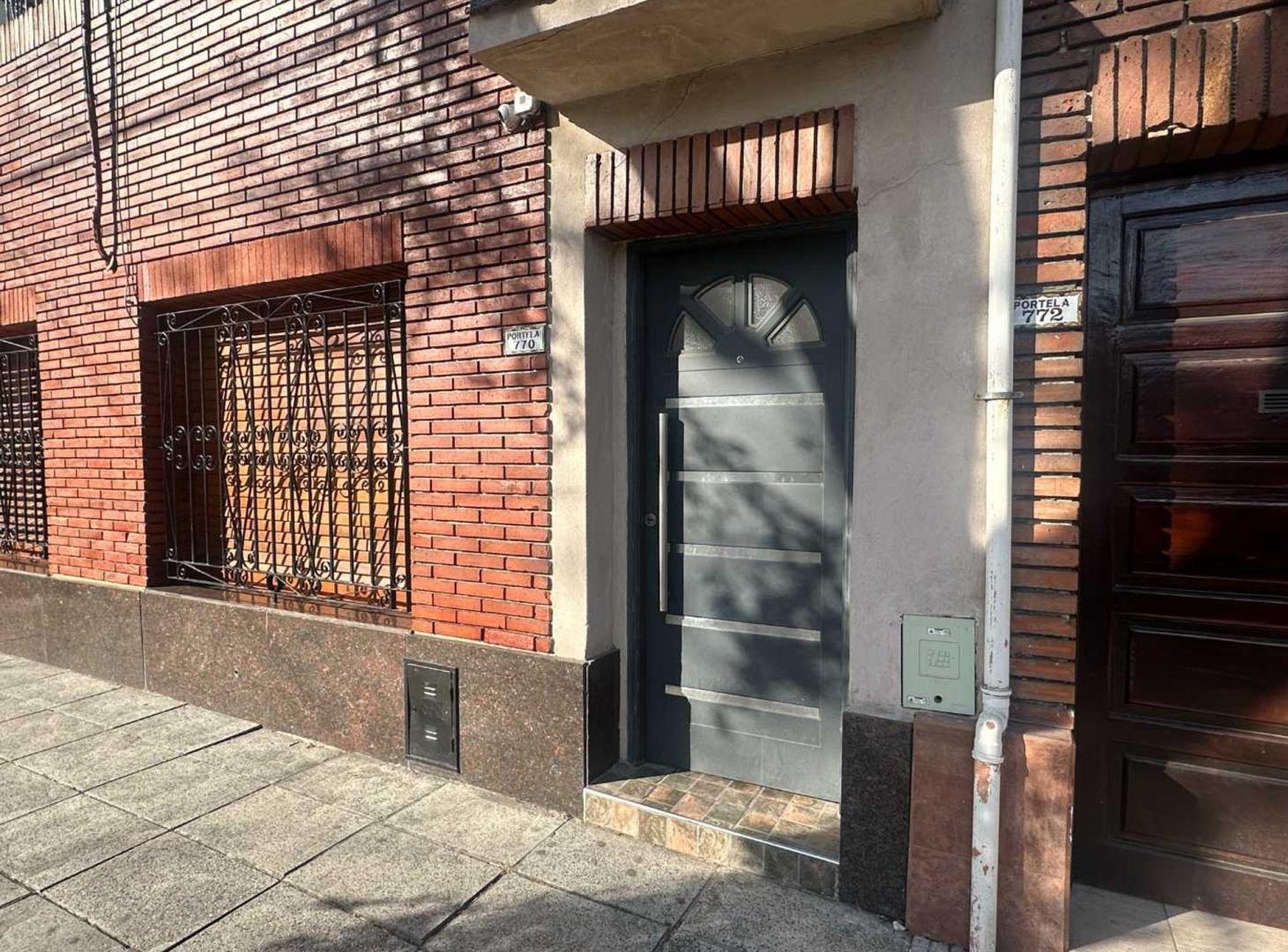 Foto de Ph con entrepiso y patio, imagen 1