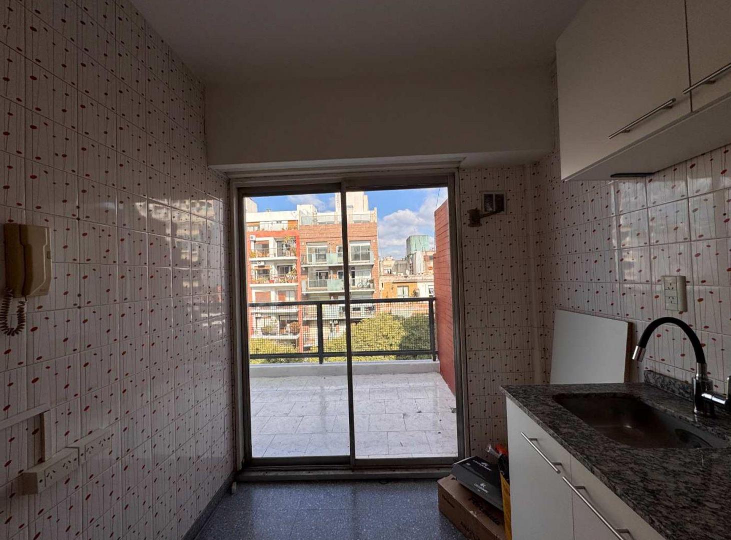 Foto de Alquiler 2 AMB CON GRAN BALCÓN TERRAZA EN PALERMO, imagen 3
