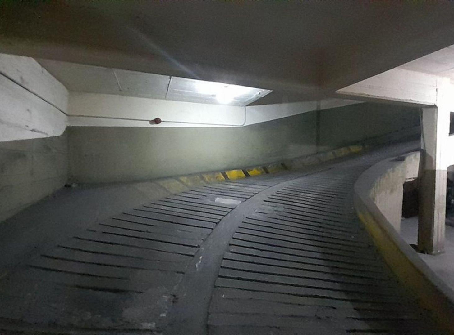 Foto de VENTA COCHERA FIJA CUBIERTA- 13 m² - Abasto, imagen 3