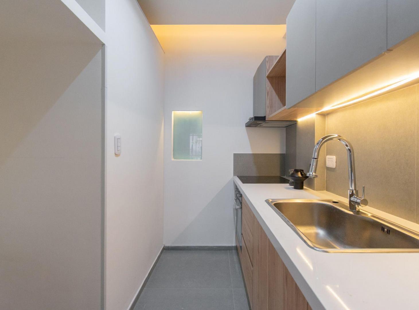 Foto de 3 ambientes reciclado a nuevo con ventanal y patio, imagen 5