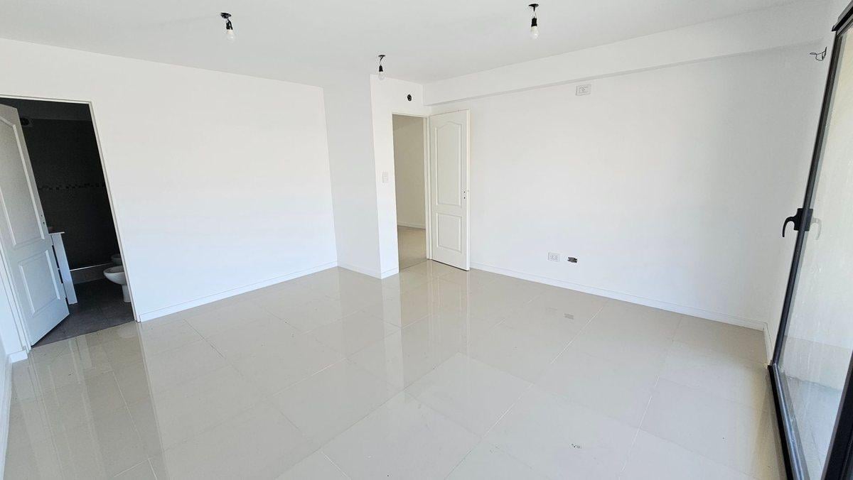 Foto de VENTA DPTO 2 AMB 4 AMB BALCON TERRAZA RAMOS MEJIA, imagen 1