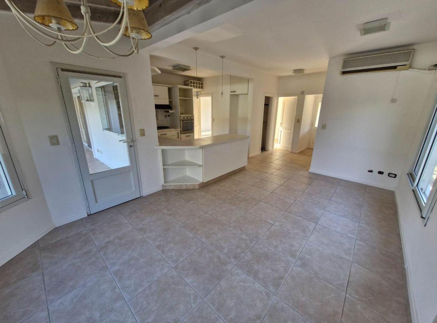 Foto de CASA EN SANTA MARÍA DE TIGRE CON QUINCHO Y PILETA, imagen 5