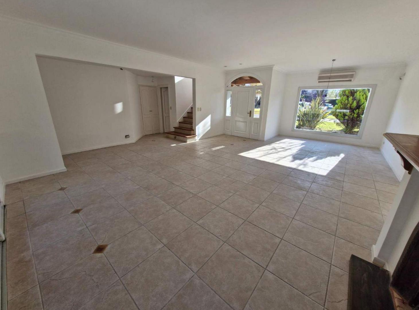 Foto de CASA EN SANTA MARÍA DE TIGRE CON QUINCHO Y PILETA, imagen 2