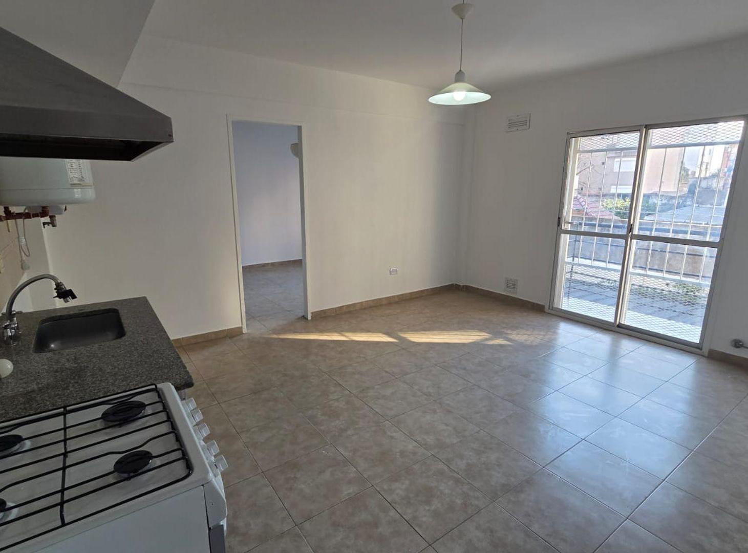 Foto de ALQUILER DEPARTAMENTO 2 AMBIENTES CON BALCON MORON, imagen 1