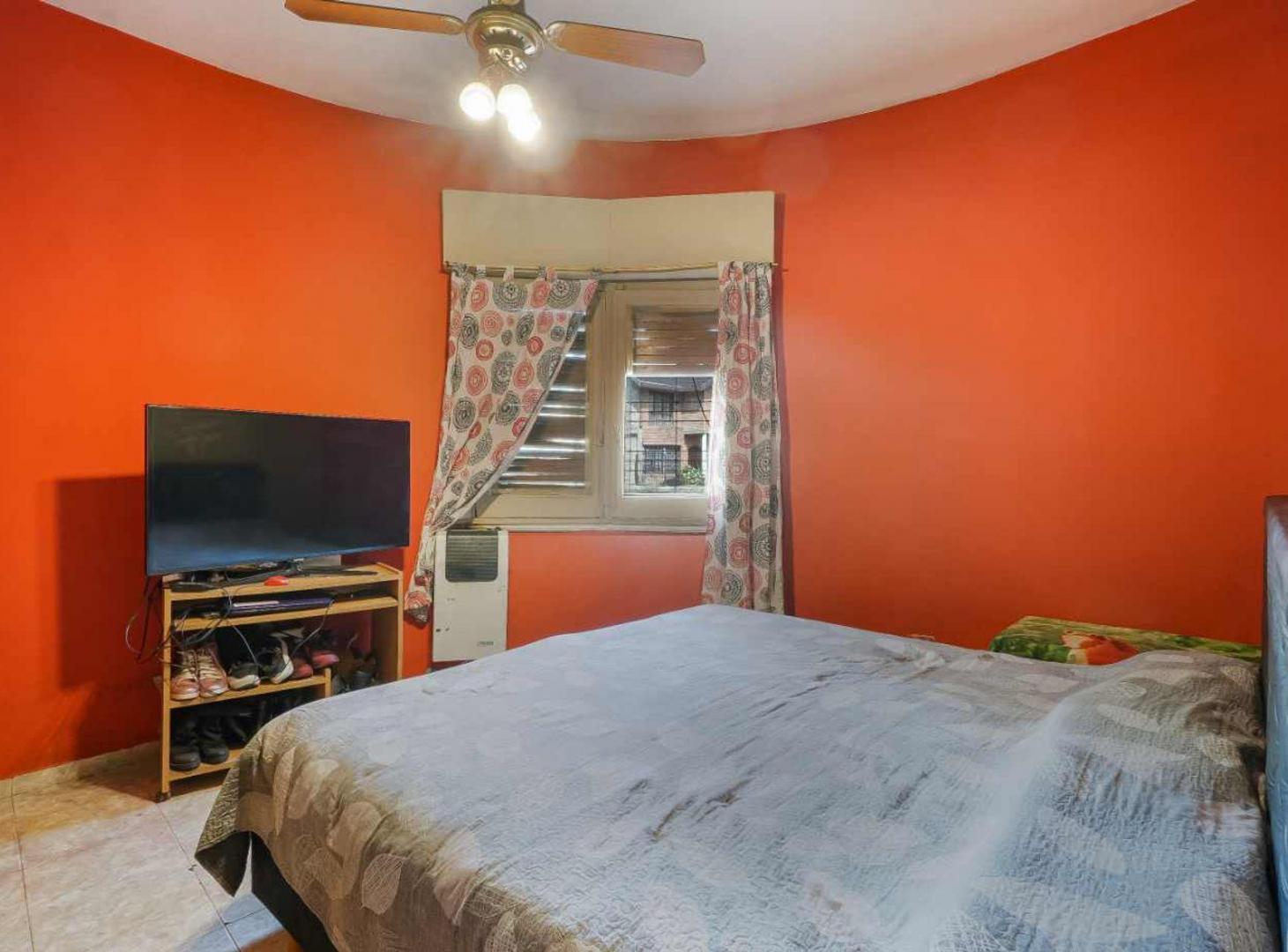 Foto de CASA 4 AMBIENTES ESQUINA CON TERRAZA EN BANFIELD, imagen 4