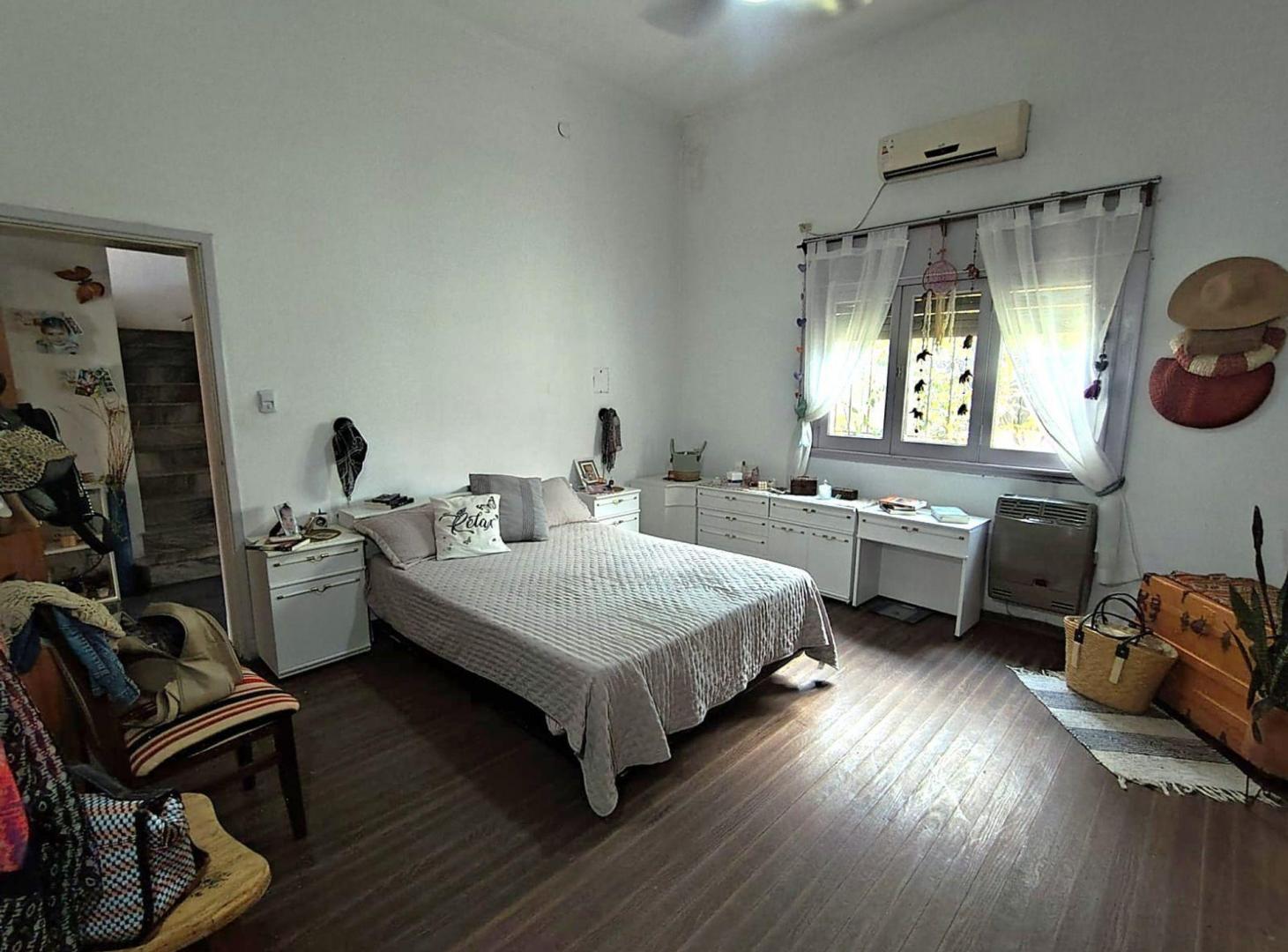 Foto de Venta Casa 4 ambientes Escalada, imagen 2