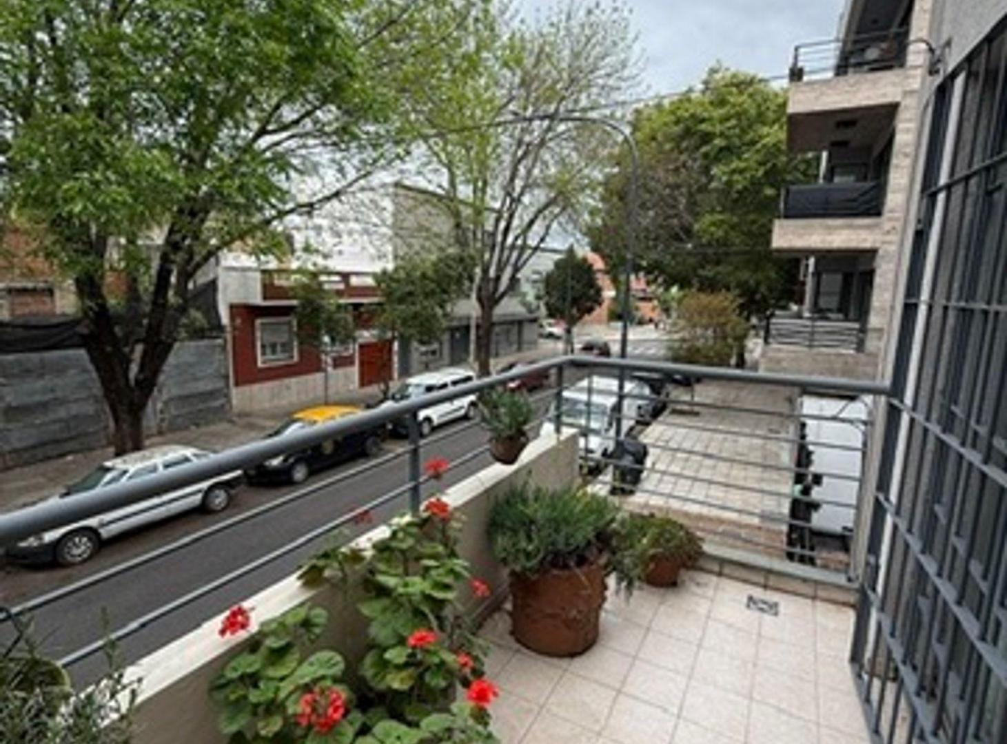 Foto de VENTA PH 4 AMBIENTES COCHERA PARRILLA COGHLAN, imagen 4
