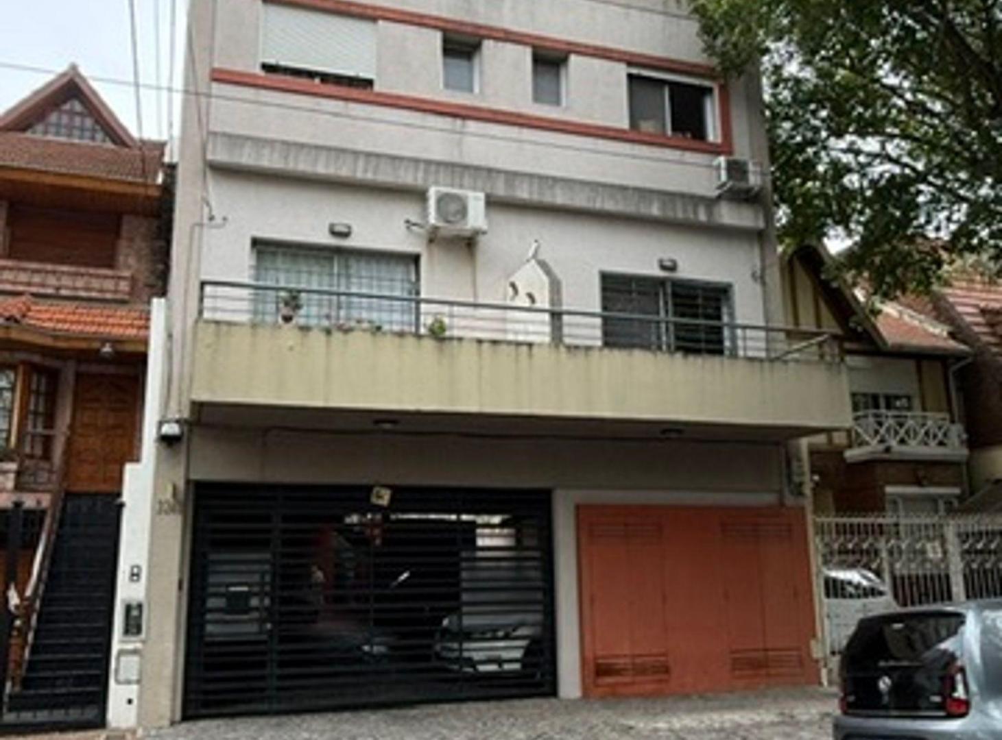 Foto de VENTA PH 4 AMBIENTES COCHERA PARRILLA COGHLAN, imagen 1