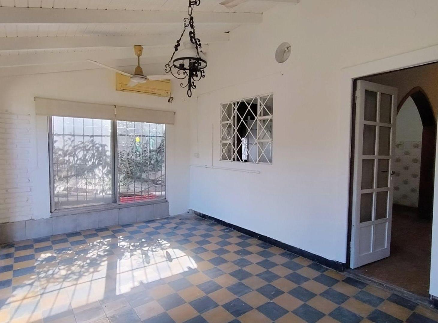 Foto de CASA 4 AMB APTO CREDITO COCHERA Y JARDIN QUILMES, imagen 5