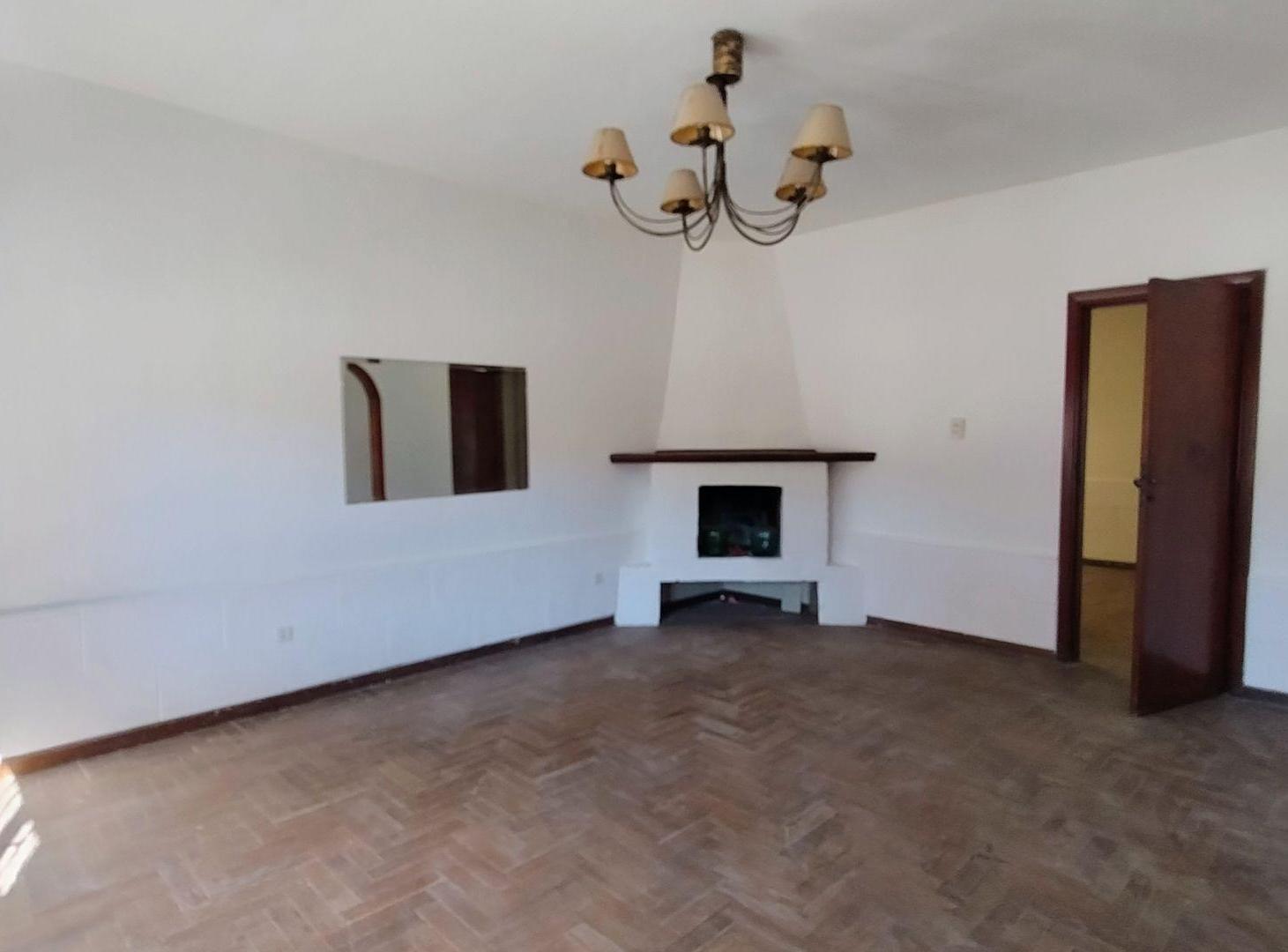 Foto de CASA 4 AMB APTO CREDITO COCHERA Y JARDIN QUILMES, imagen 3