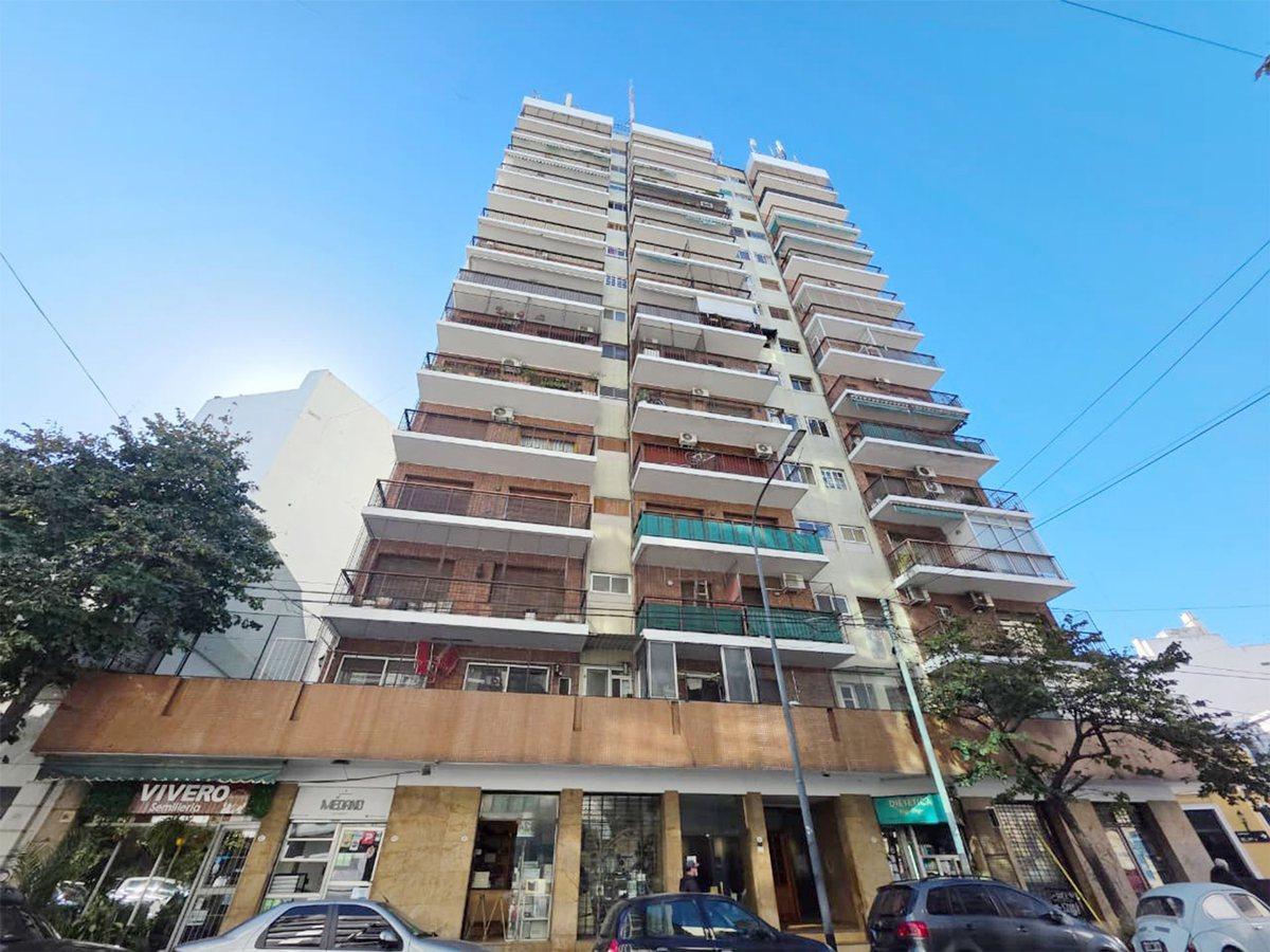 Foto de DEPARTAMENTO 4 AMB DEPENDENCIA COCHERA V.CRESPO, imagen 1