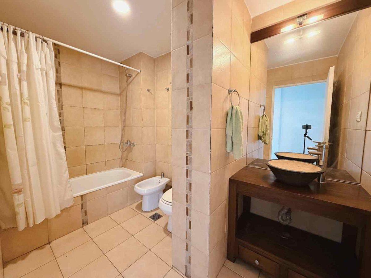 Foto de VENTA 3 AMB CON BALCON Y COCHERA BARRIO FLORES, imagen 3